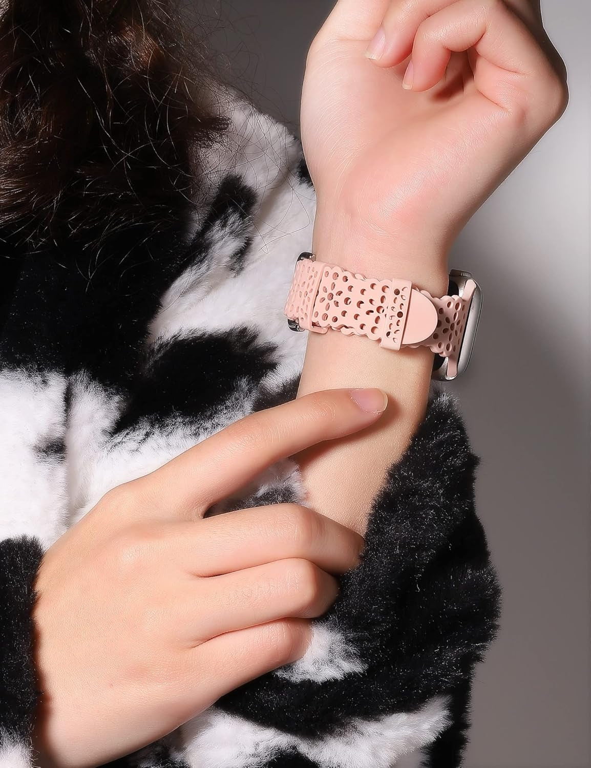 Compatible with Apple Watch Band Lace Women Flower Cut-Outs Stretchy Silicone Strap for Iwatch Ultra 1/2 (49Mm), Series 9/8/7(41Mm 45Mm), Series Se/6/5/4(40Mm 44Mm), Series 3/2/1(38Mm 42Mm)