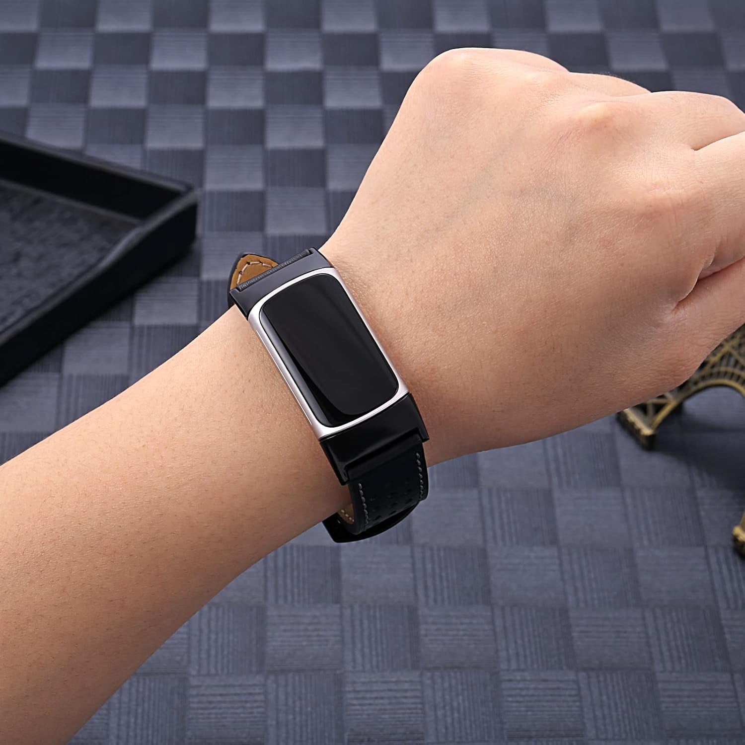 Leather Watch Bands Compatible for Fit Bit Charge 5,Luxury Premium Leather Replacement Wristband Straps Design for Charge 5